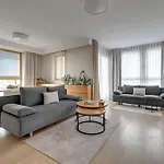 Aura - Riverside & Parking By Downtown 4* غدانسك