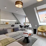 Aura - Riverside & Parking By Downtown 4* غدانسك