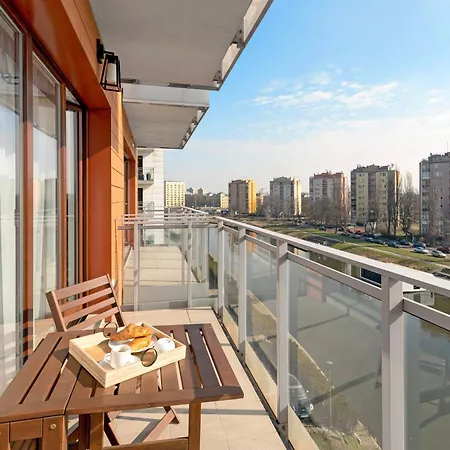 Ξενοδοχείο με διαμερίσματα Aura - Riverside & Parking By Downtown 4*