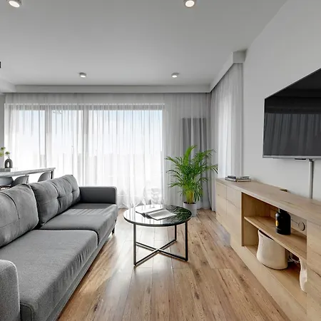 Aura - Riverside & Parking By Downtown Apartment *