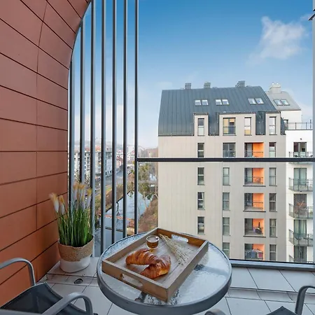 Aparthotel Aura - Riverside & Parking By Downtown 4*