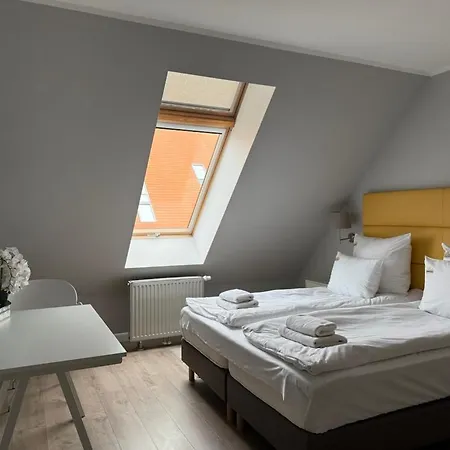Aparthotel Aura - Riverside & Parking By Downtown 4*