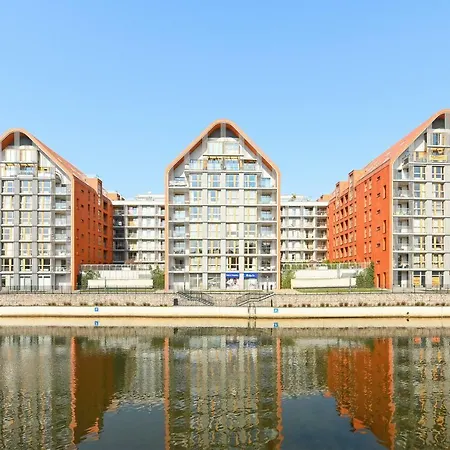 Aura - Riverside & Parking By Downtown Apartment