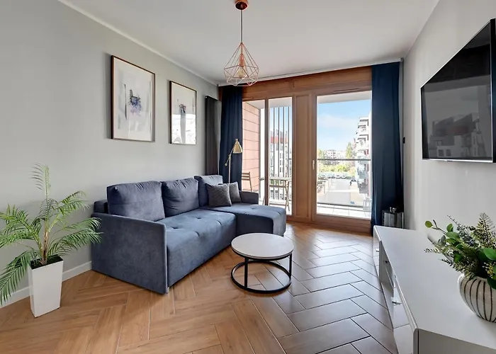 Aparthotel Aura - Riverside & Parking By Downtown 4*