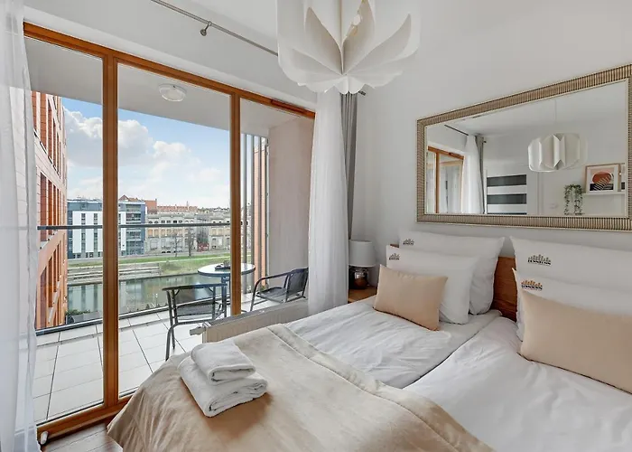 Aparthotel Aura - Riverside & Parking By Downtown