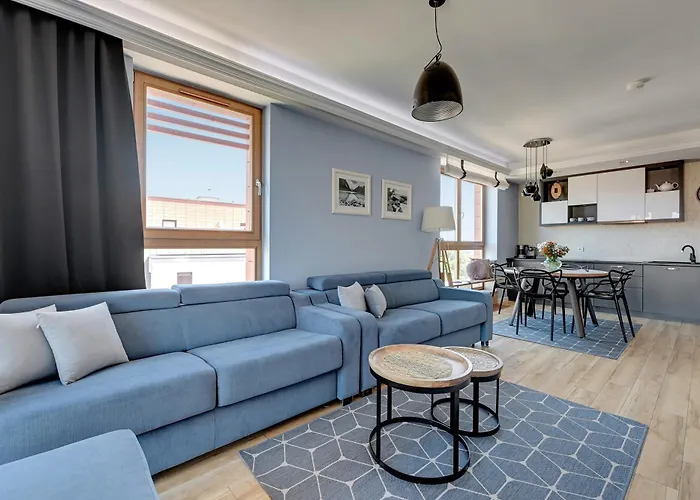 Aparthotel Aura - Riverside & Parking By Downtown 4*